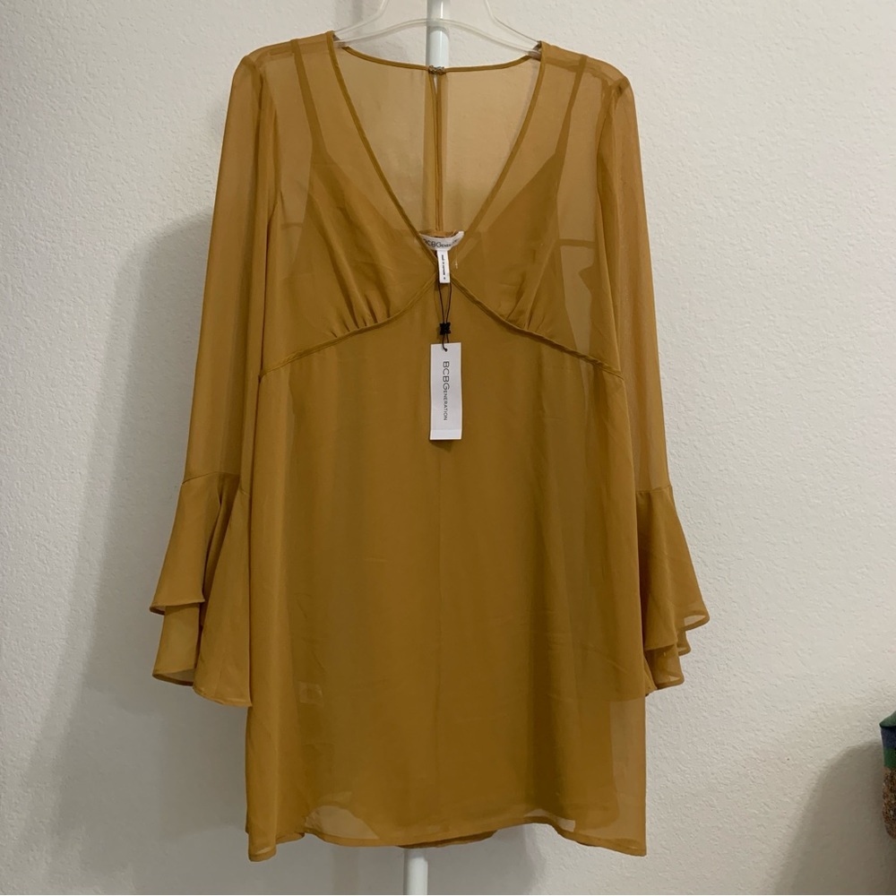 NWT BCBGeneration Mini Dress‎ Women's Bell Sleeve V Neck Back Keyhole S Gold Tan